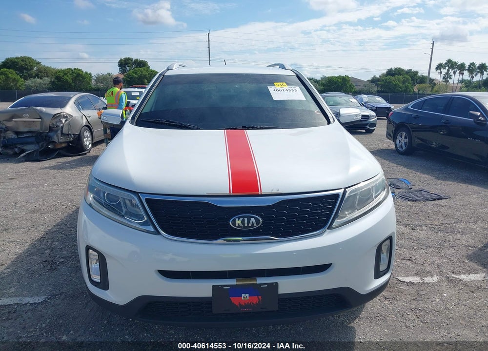 2014 KIA SORENTO LX VIN: 5XYKTDA6XEG479829