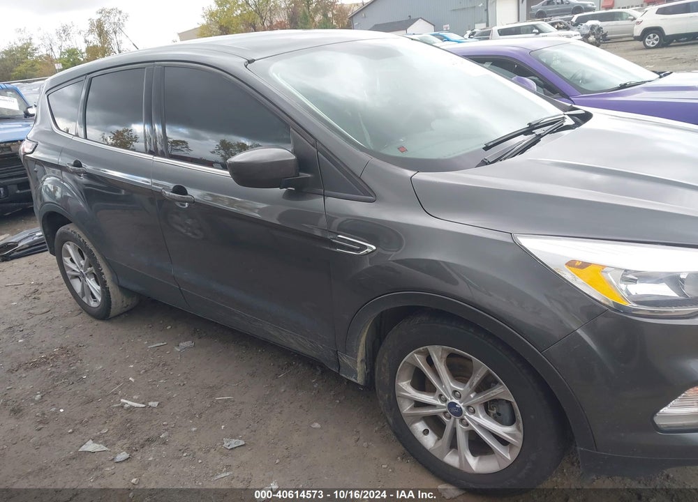 2017 FORD ESCAPE SE VIN: 1FMCU9GD7HUE51022