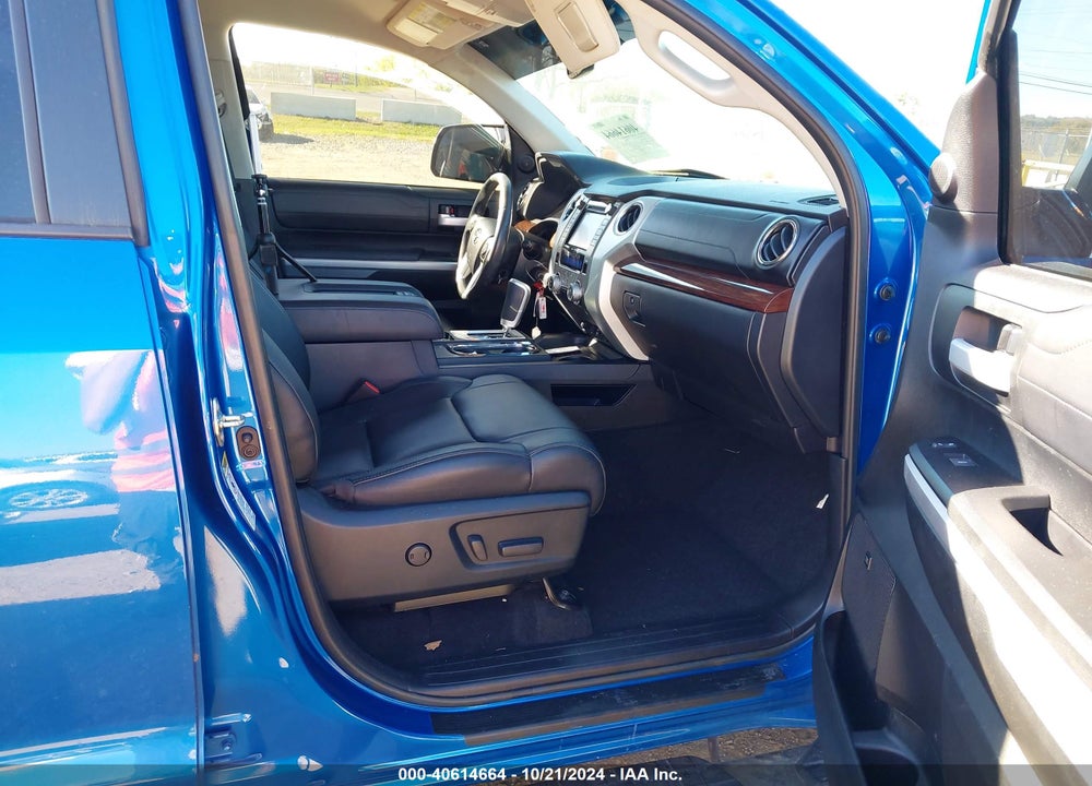 2017 TOYOTA TUNDRA LIMITED 5.7L V8 VIN: 5TFHW5F10HX652795