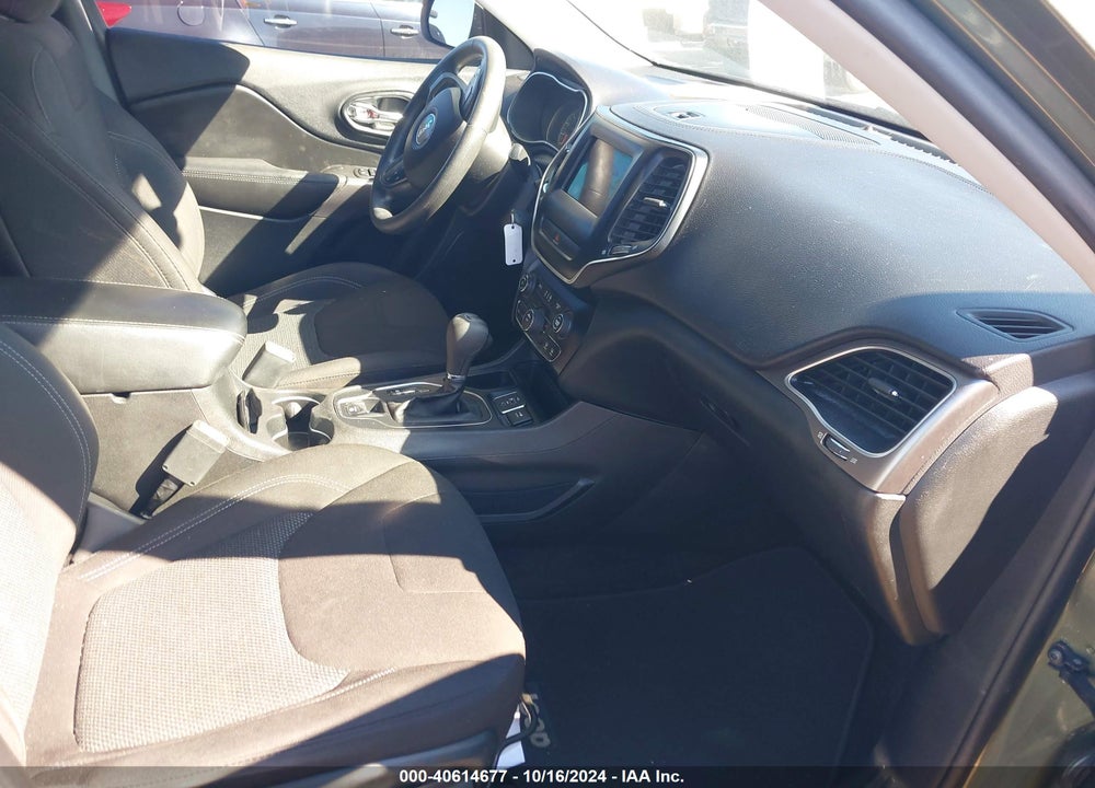 2019 JEEP CHEROKEE LATITUDE FWD VIN: 1C4PJLCX2KD131786