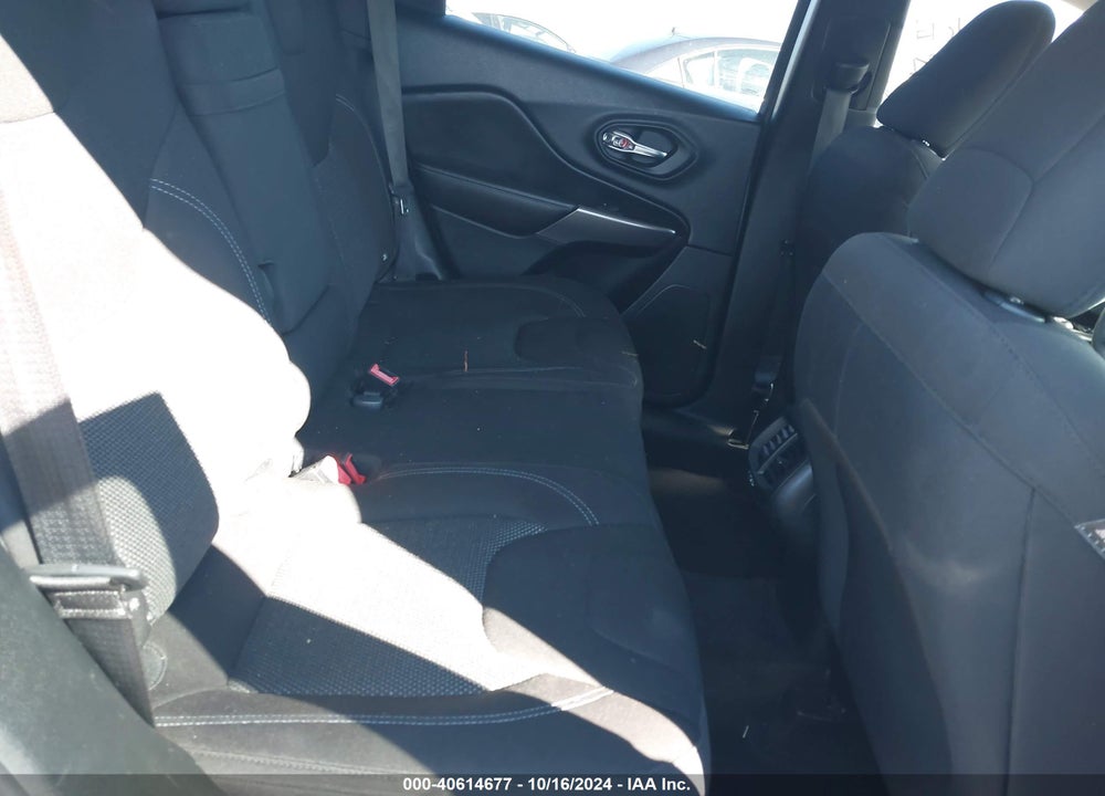 2019 JEEP CHEROKEE LATITUDE FWD VIN: 1C4PJLCX2KD131786