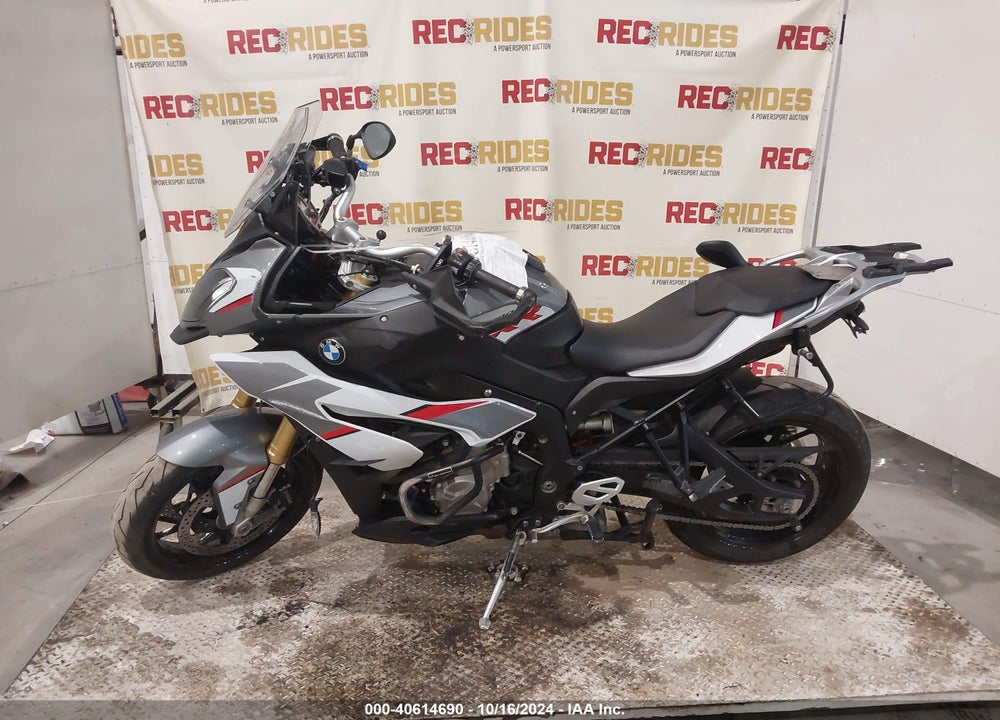 2016 BMW S 1000 XR VIN: WB10D1303GZ463260