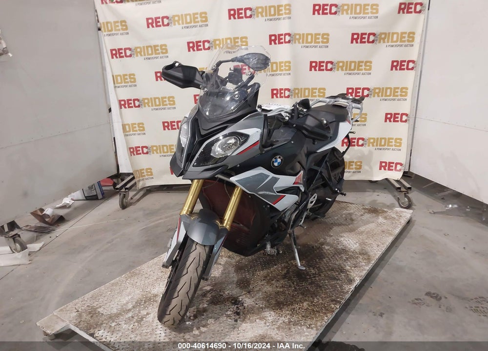 2016 BMW S 1000 XR VIN: WB10D1303GZ463260