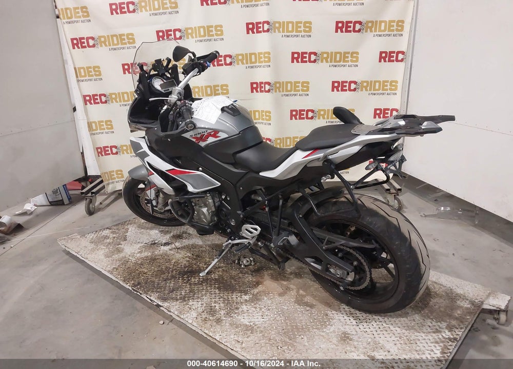 2016 BMW S 1000 XR VIN: WB10D1303GZ463260