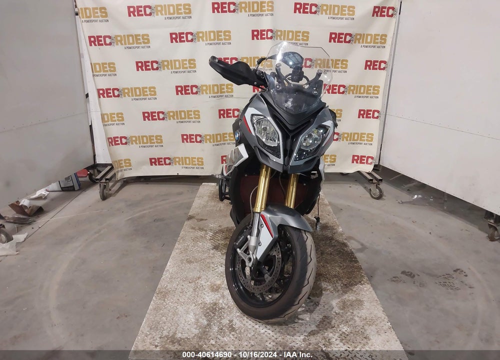 2016 BMW S 1000 XR VIN: WB10D1303GZ463260