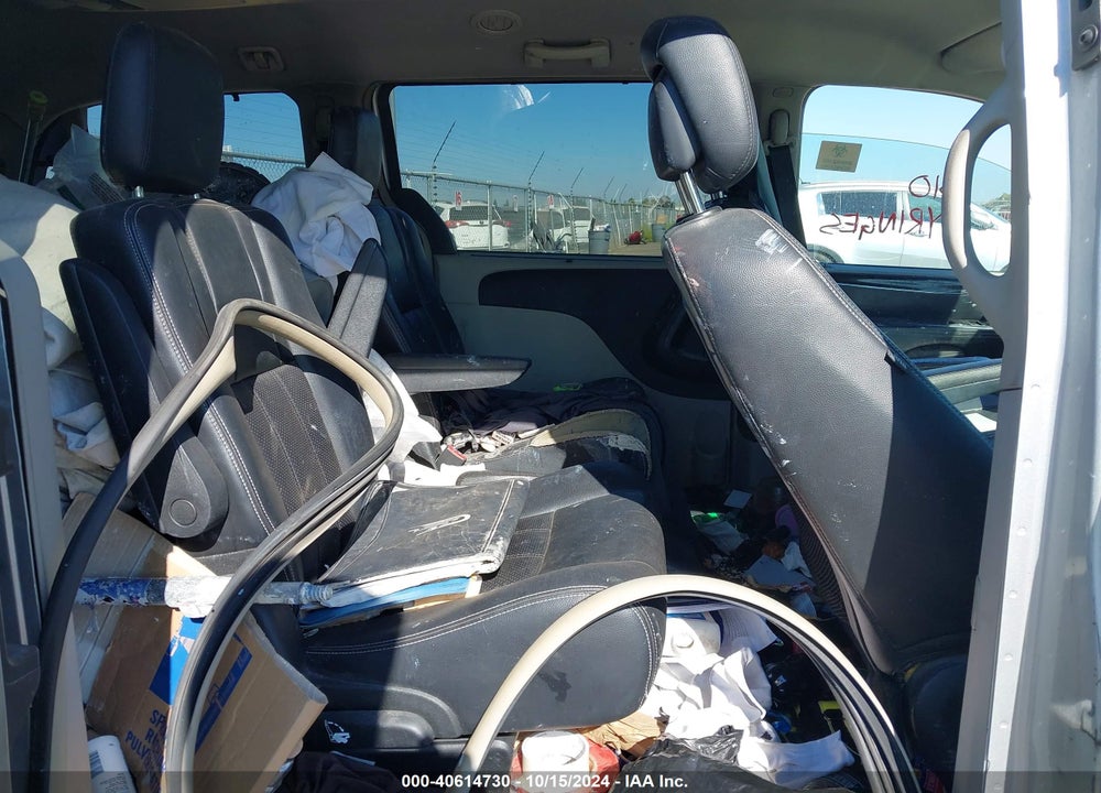 2011 CHRYSLER TOWN & COUNTRY TOURING-L VIN: 2A4RR8DG3BR624073