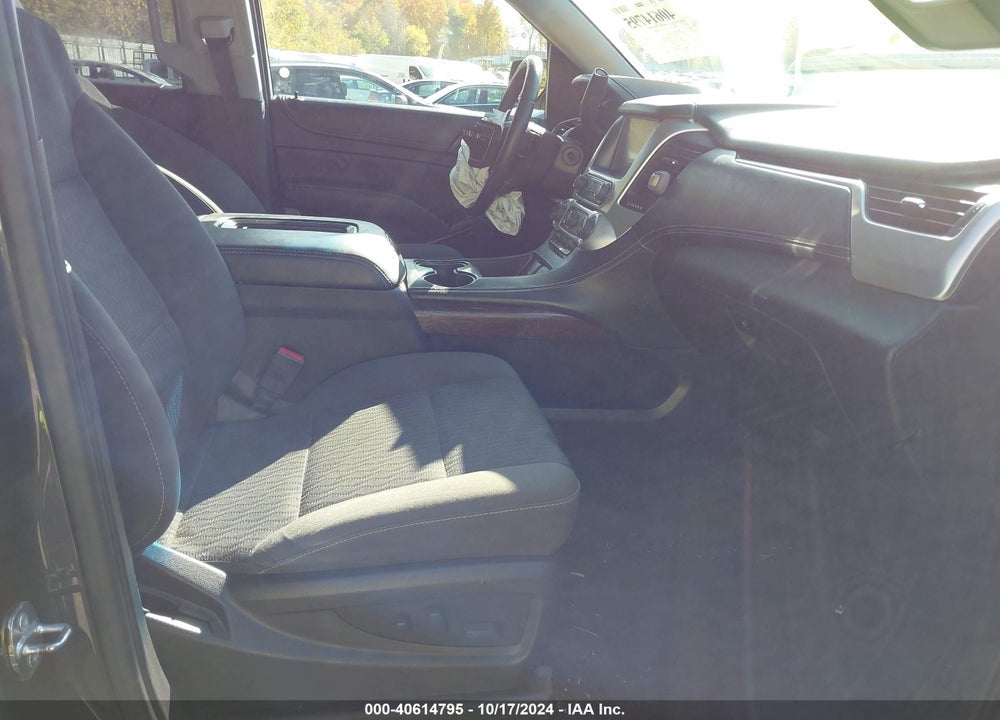 2017 GMC YUKON SLE VIN: 1GKS2AKC0HR212411