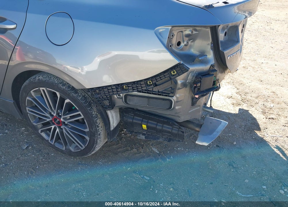 2023 KIA FORTE GT VIN: 3KPF44AC7PE656065
