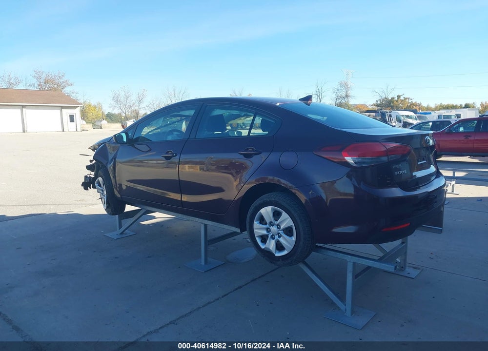 2018 KIA FORTE LX VIN: 3KPFK4A71JE268037