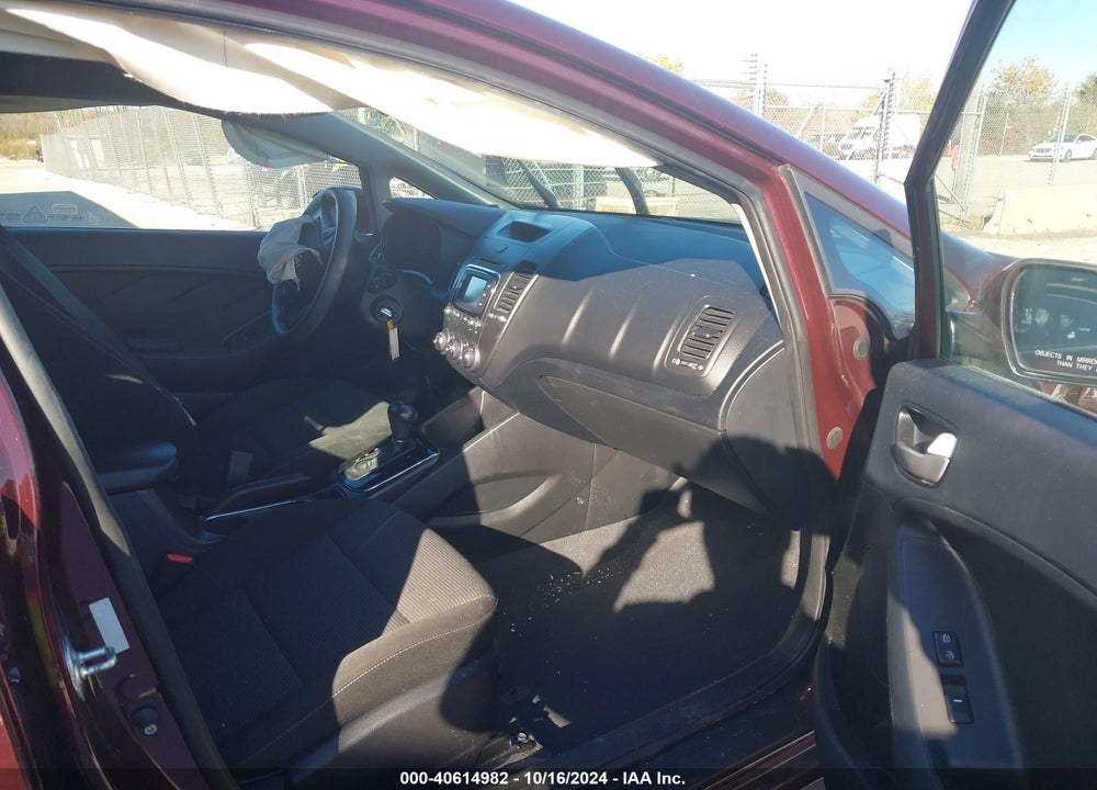 2018 KIA FORTE LX VIN: 3KPFK4A71JE268037