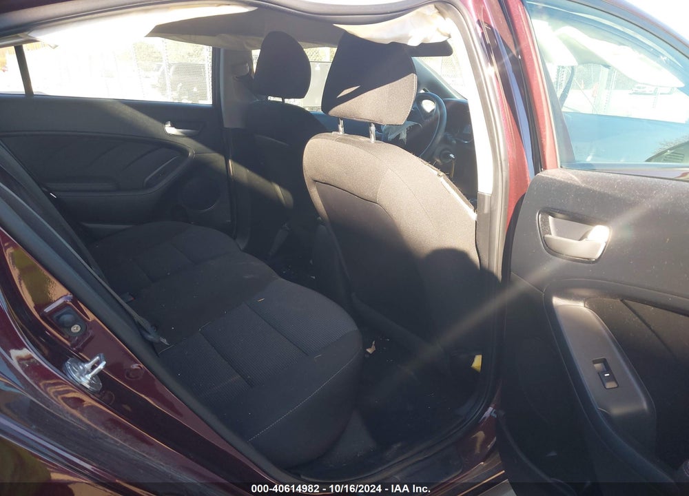 2018 KIA FORTE LX VIN: 3KPFK4A71JE268037