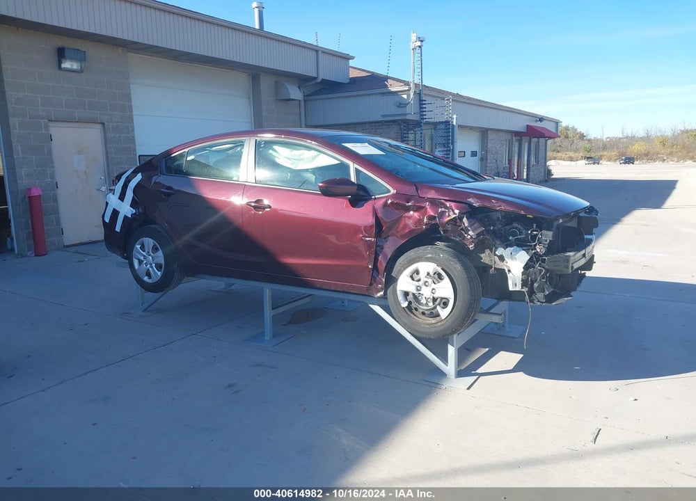 2018 KIA FORTE LX VIN: 3KPFK4A71JE268037