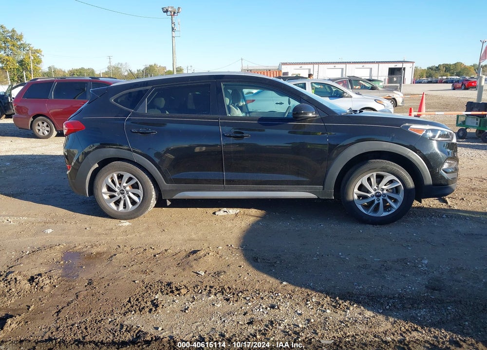 2017 HYUNDAI TUCSON SE VIN: KM8J33A46HU296446