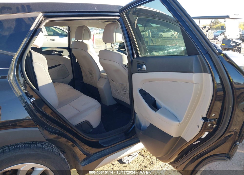2017 HYUNDAI TUCSON SE VIN: KM8J33A46HU296446