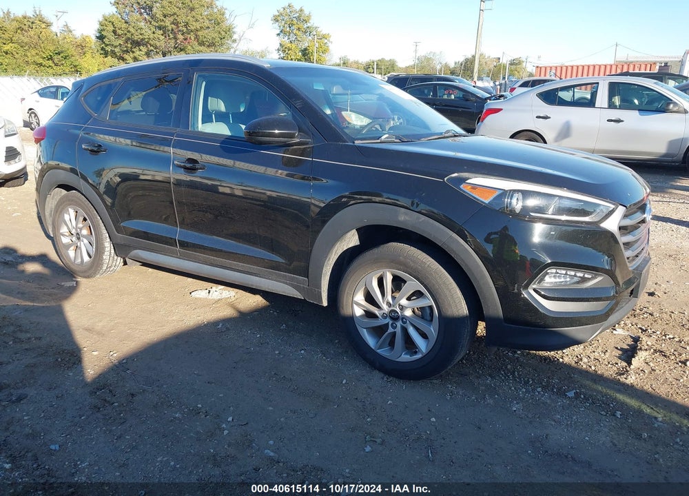 2017 HYUNDAI TUCSON SE VIN: KM8J33A46HU296446