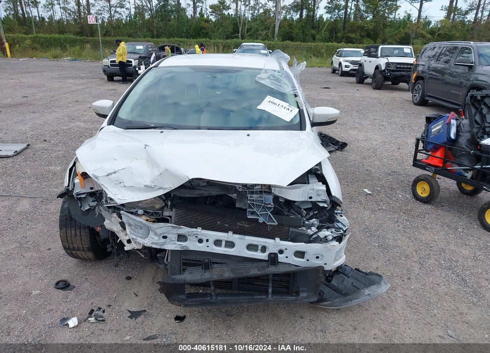 2017 FORD FOCUS SE VIN: 1FADP3F25HL327453