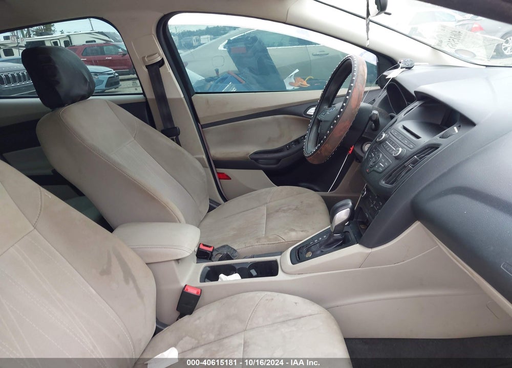 2017 FORD FOCUS SE VIN: 1FADP3F25HL327453