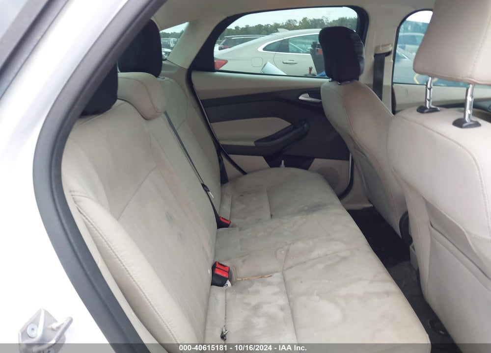 2017 FORD FOCUS SE VIN: 1FADP3F25HL327453