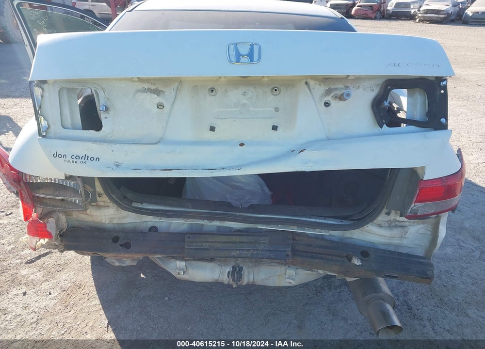 2003 HONDA ACCORD 2.4 EX VIN: JHMCM56643C000207