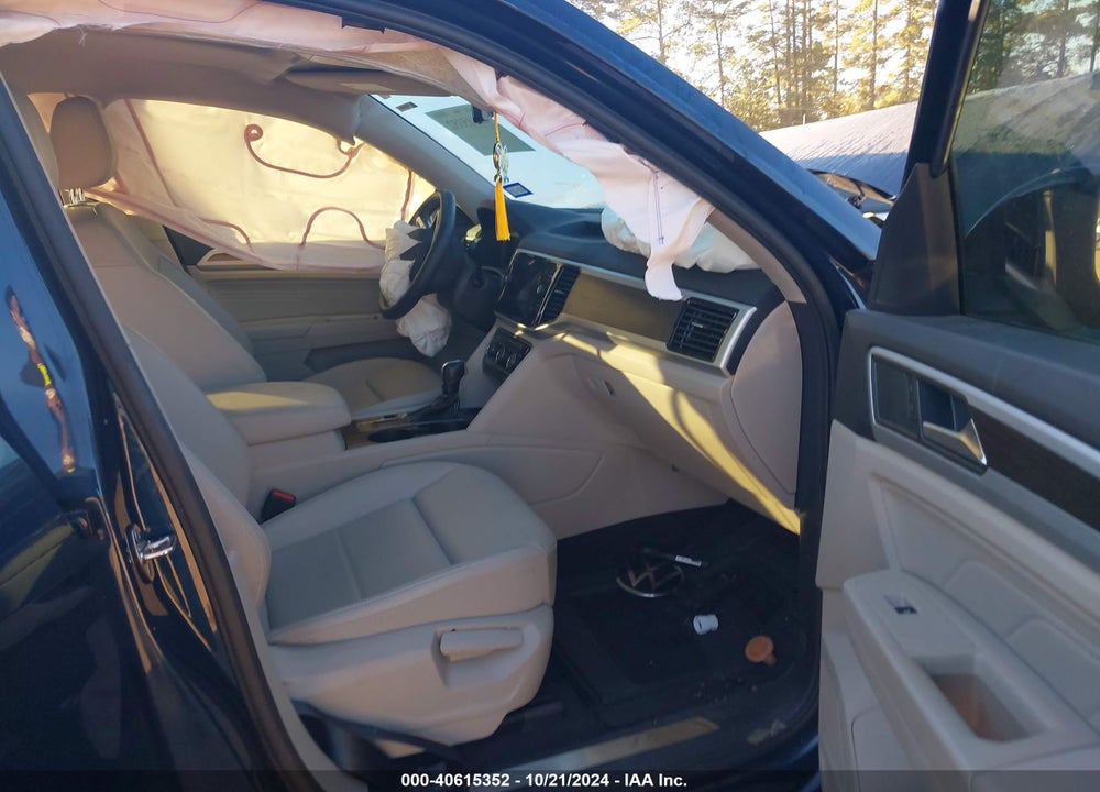 2022 VOLKSWAGEN ATLAS 3.6L V6 SE W/TECHNOLOGY VIN: 1V2JR2CA1NC529648