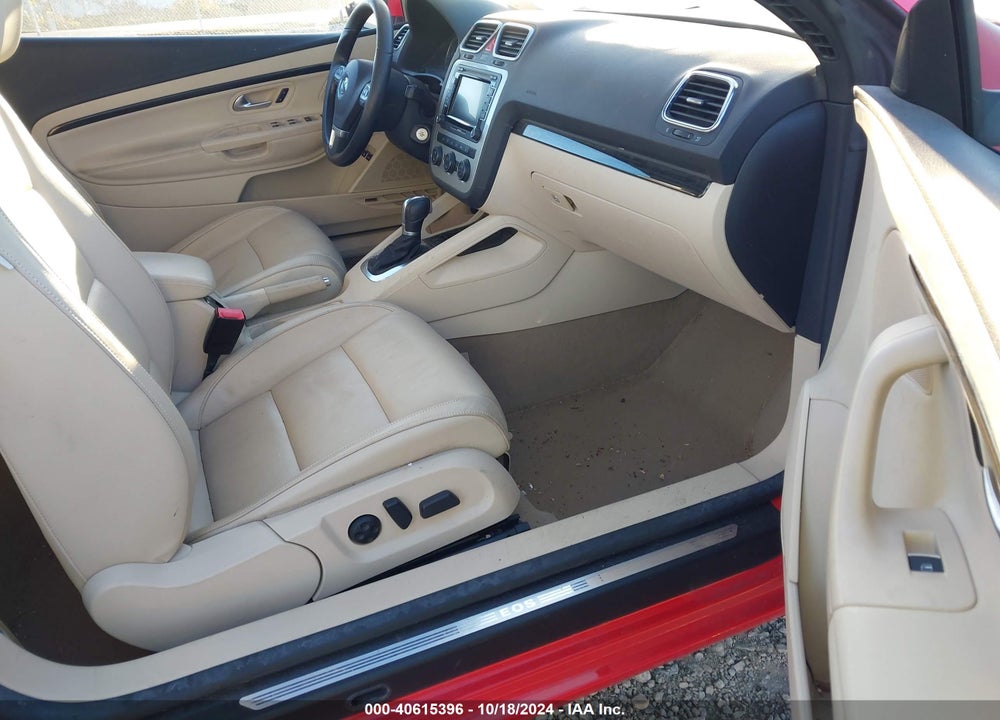 2015 VOLKSWAGEN EOS EXECUTIVE EDITION VIN: WVWFW8AH4FV005516