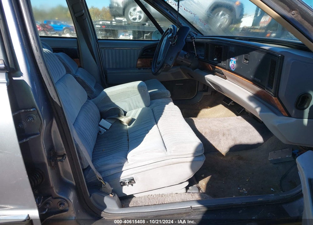 1992 BUICK PARK AVENUE VIN: 1G4CW53L5N1610908
