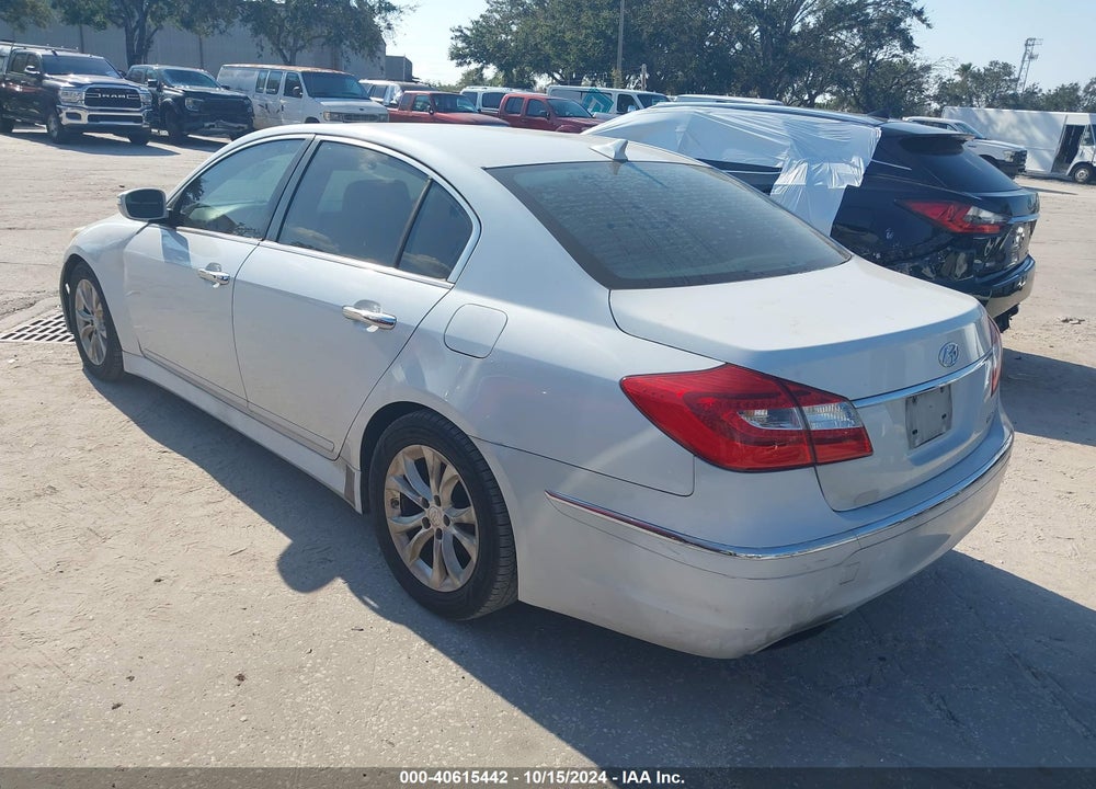 2013 HYUNDAI GENESIS 3.8 VIN: KMHGC4DD7DU237153