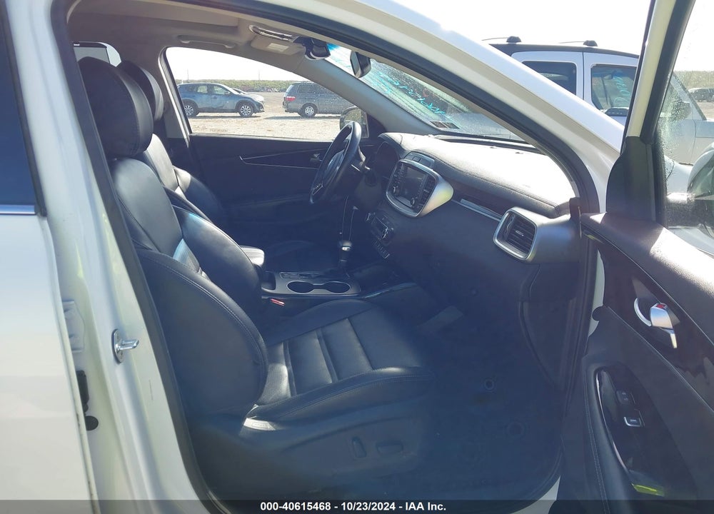 2019 KIA SORENTO 3.3L EX VIN: 5XYPHDA53KG515029