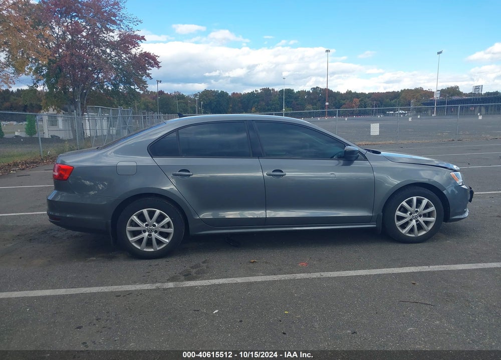 2015 VOLKSWAGEN JETTA 1.8T SE VIN: 3VWD17AJ8FM245579