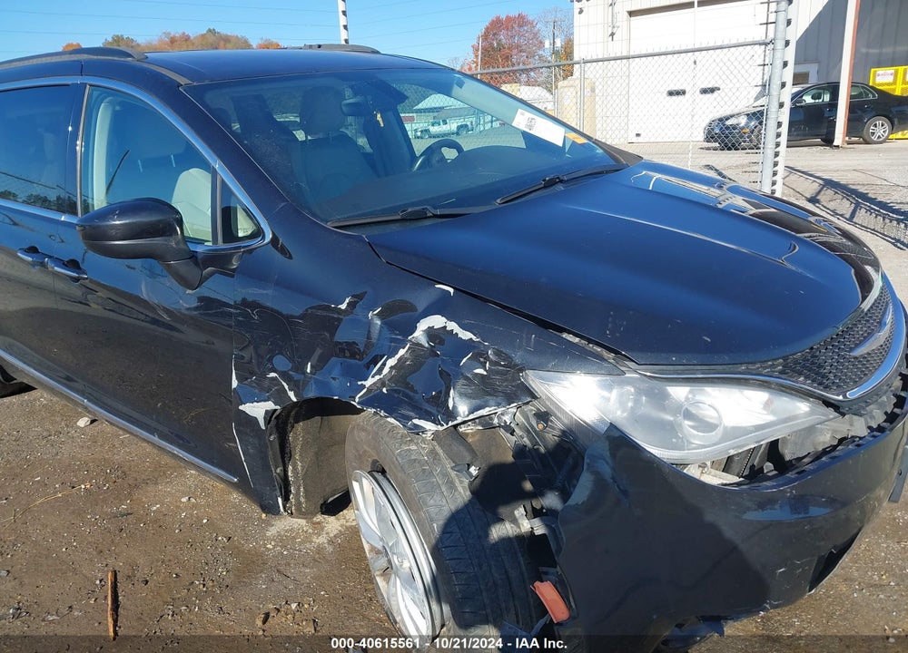 2017 CHRYSLER PACIFICA TOURING L VIN: 2C4RC1BG7HR794530