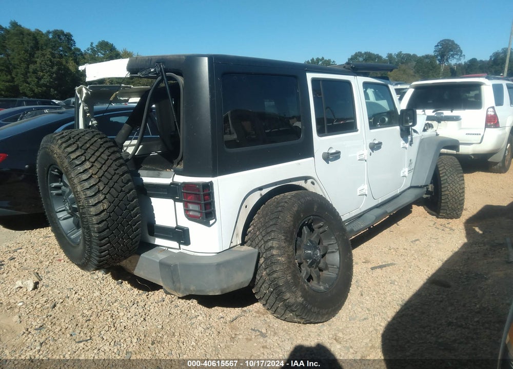 2014 JEEP WRANGLER UNLIMITED SAHARA VIN: 1C4HJWEG5EL256164