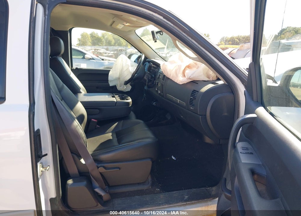 2013 CHEVROLET SILVERADO 1500 LT VIN: 1GCRKSE77DZ402246