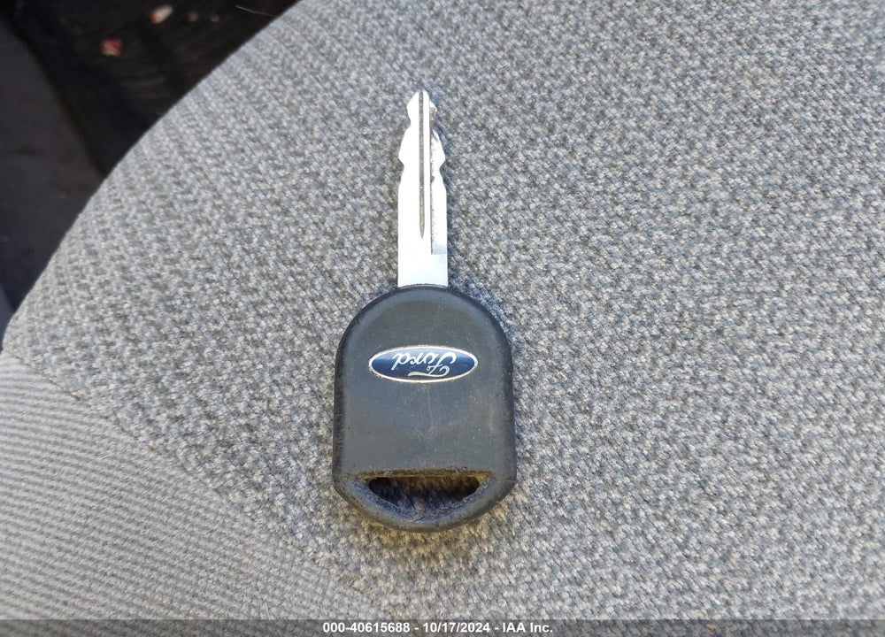 2002 FORD TAURUS SE VIN: 1FAFP53U02G156928