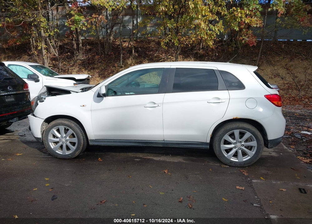 2015 MITSUBISHI OUTLANDER SPORT ES VIN: 4A4AR3AU8FE028145
