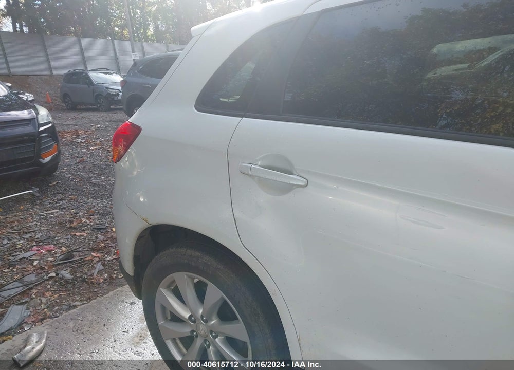2015 MITSUBISHI OUTLANDER SPORT ES VIN: 4A4AR3AU8FE028145