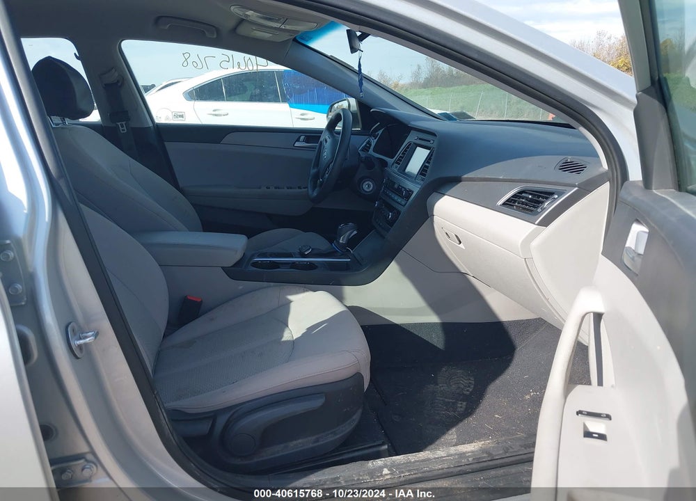 2017 HYUNDAI SONATA VIN: 5NPE24AF8HH438063