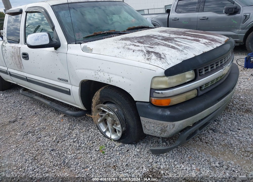 2000 CHEVROLET SILVERADO 1500 LS VIN: 2GCEC19T3Y1220961