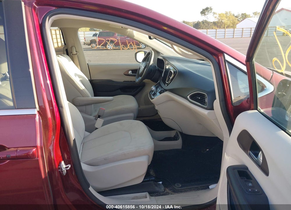 2017 CHRYSLER PACIFICA TOURING VIN: 2C4RC1DG4HR515628