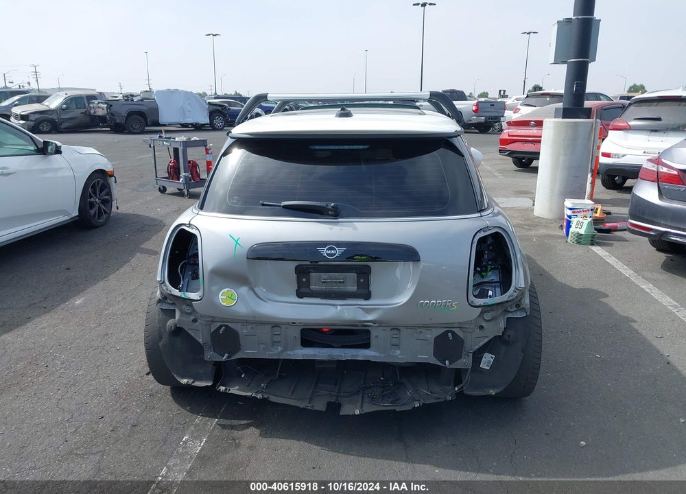 2023 MINI SE HARDTOP COOPER VIN: WMW13DJ03P2T88158