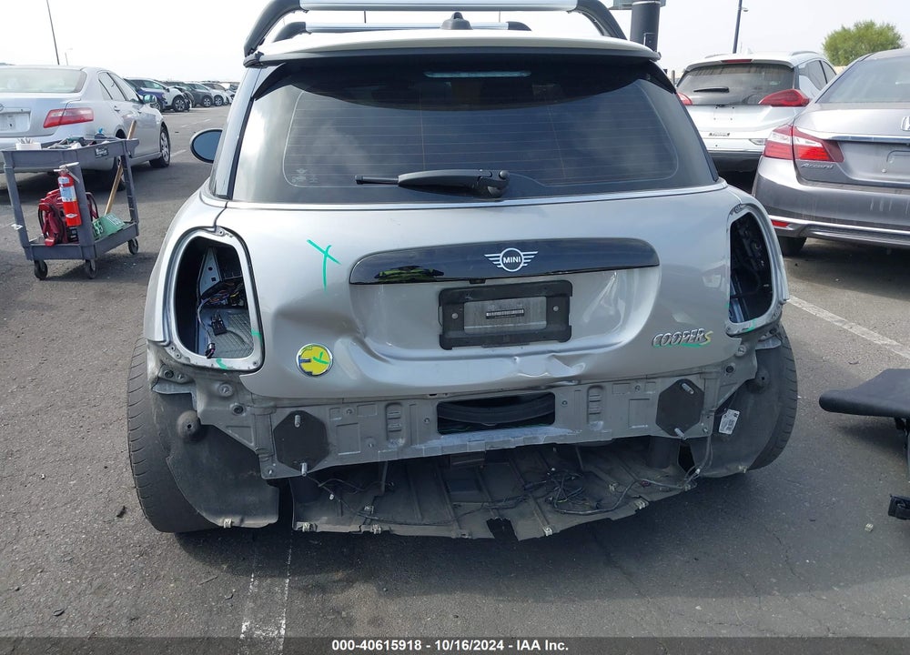 2023 MINI SE HARDTOP COOPER VIN: WMW13DJ03P2T88158