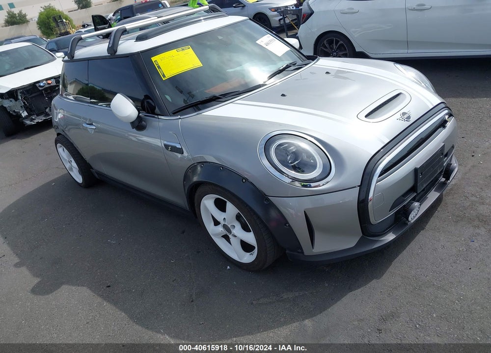 2023 MINI SE HARDTOP COOPER VIN: WMW13DJ03P2T88158