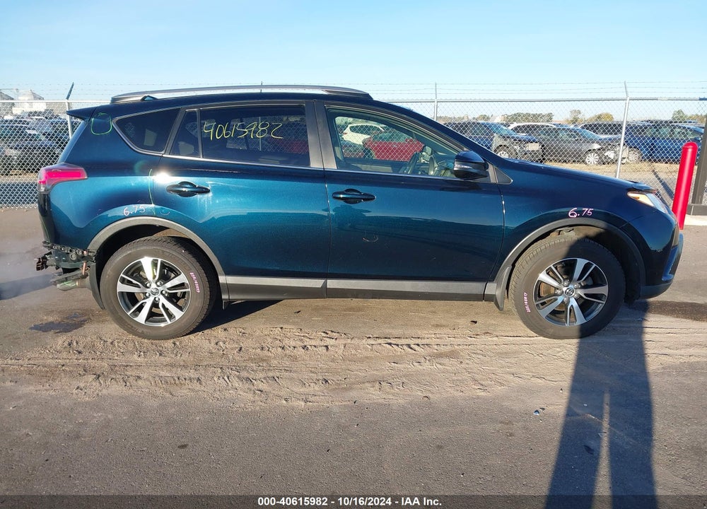 2017 TOYOTA RAV4 XLE VIN: JTMRFREV7HJ701297
