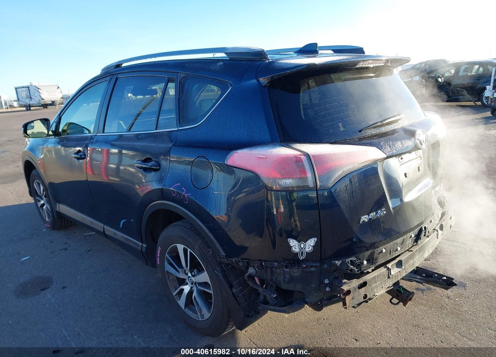 2017 TOYOTA RAV4 XLE VIN: JTMRFREV7HJ701297