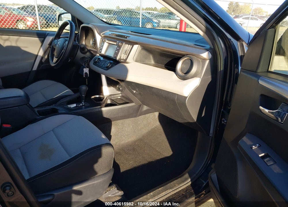 2017 TOYOTA RAV4 XLE VIN: JTMRFREV7HJ701297