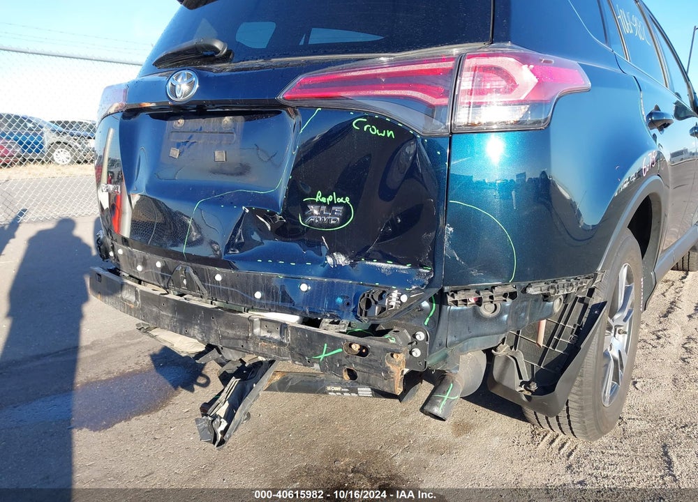 2017 TOYOTA RAV4 XLE VIN: JTMRFREV7HJ701297