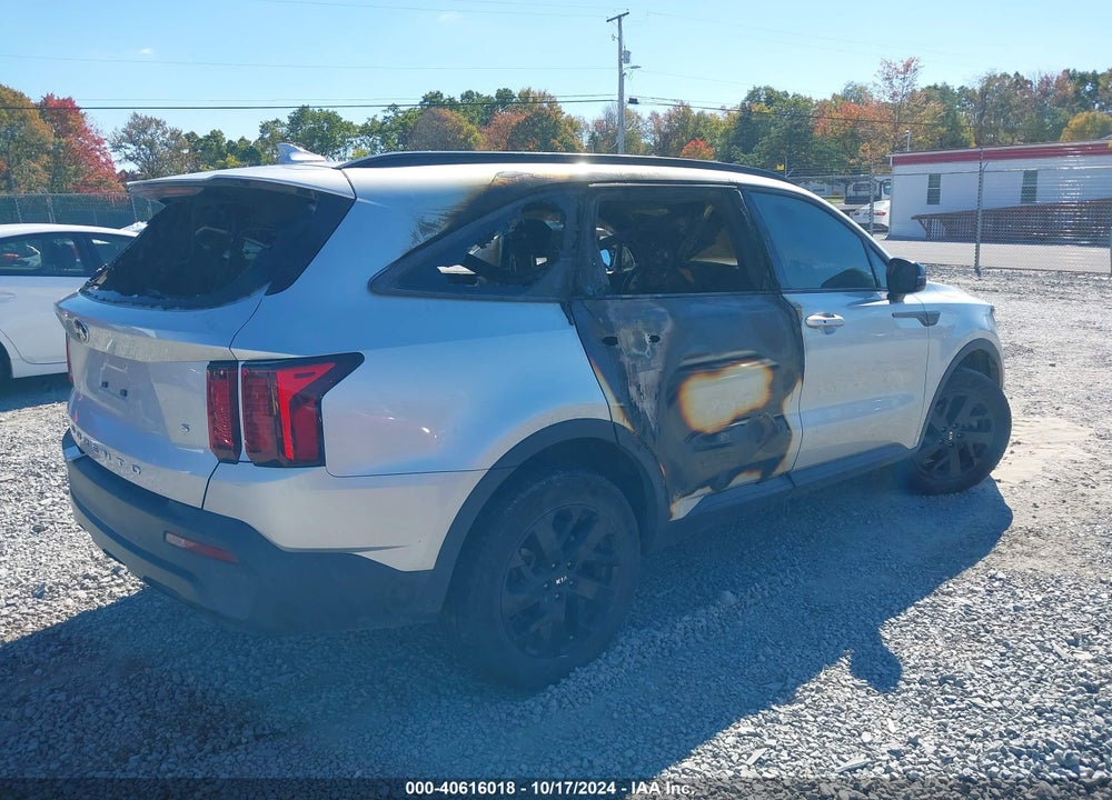 2021 KIA SORENTO S VIN: 5XYRLDLC9MG022610