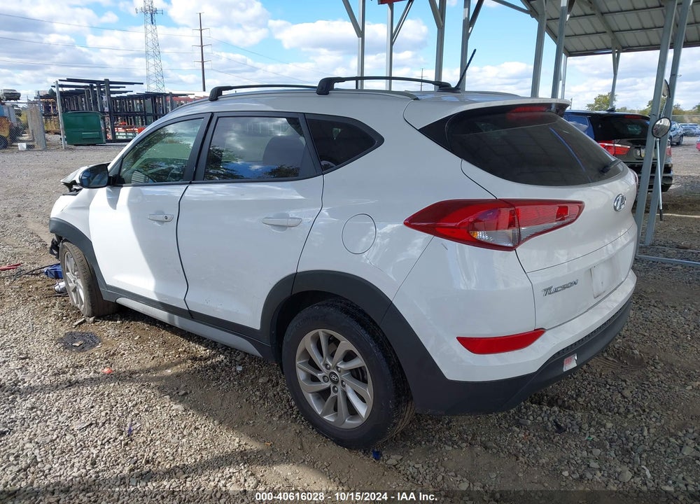 2017 HYUNDAI TUCSON SE VIN: KM8J33A47HU407490