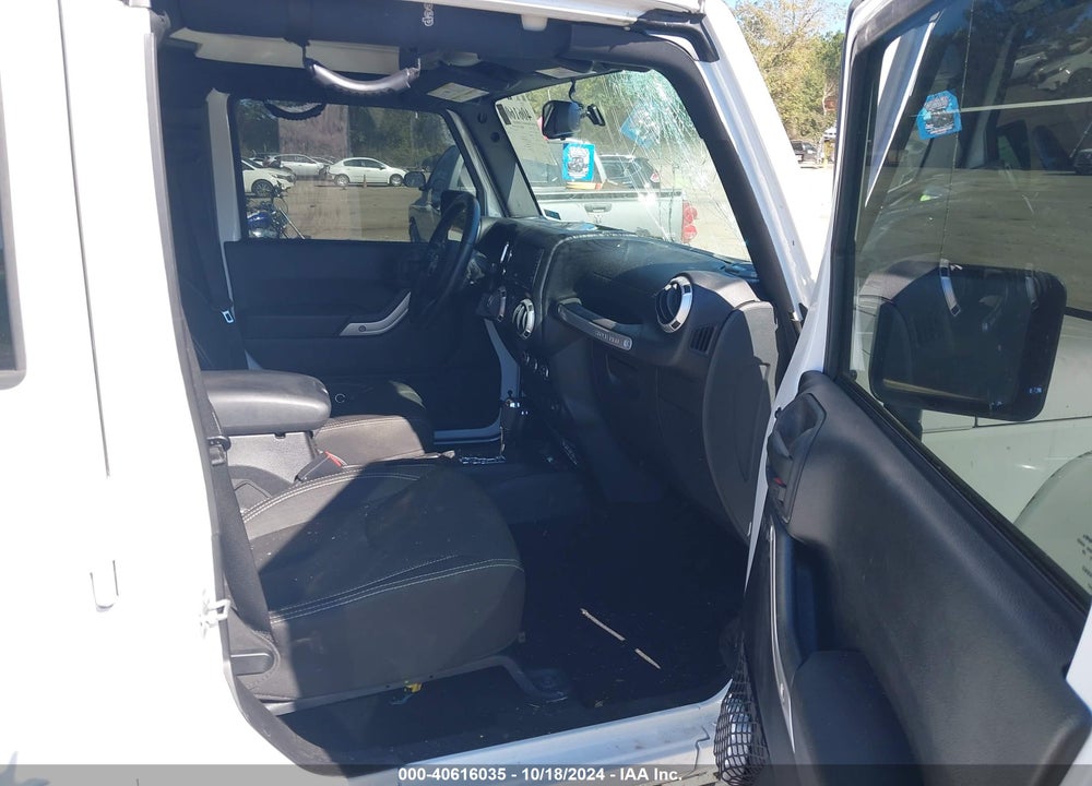 2015 JEEP WRANGLER UNLIMITED SAHARA VIN: 1C4BJWEG2FL629488