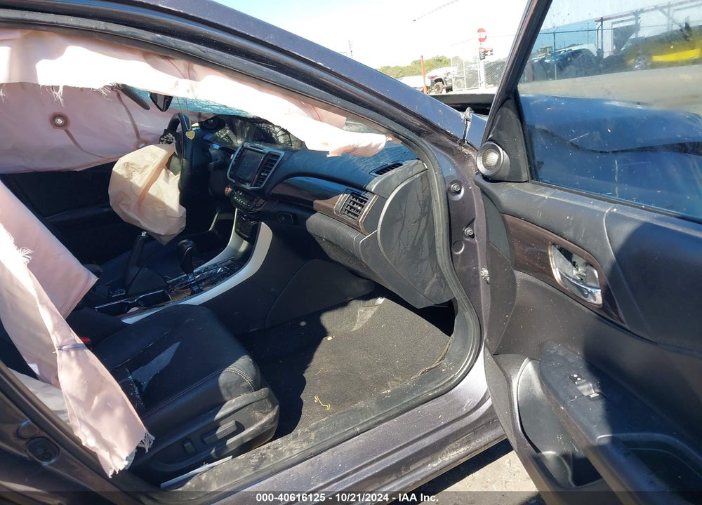 2017 HONDA ACCORD EX-L VIN: 1HGCR2F88HA056111