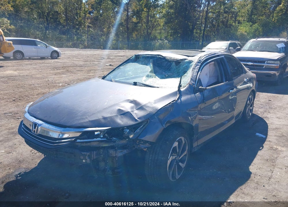 2017 HONDA ACCORD EX-L VIN: 1HGCR2F88HA056111